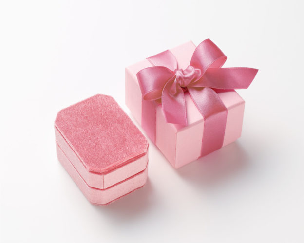 VA Vendome Aoyama Pink ribbon campaign